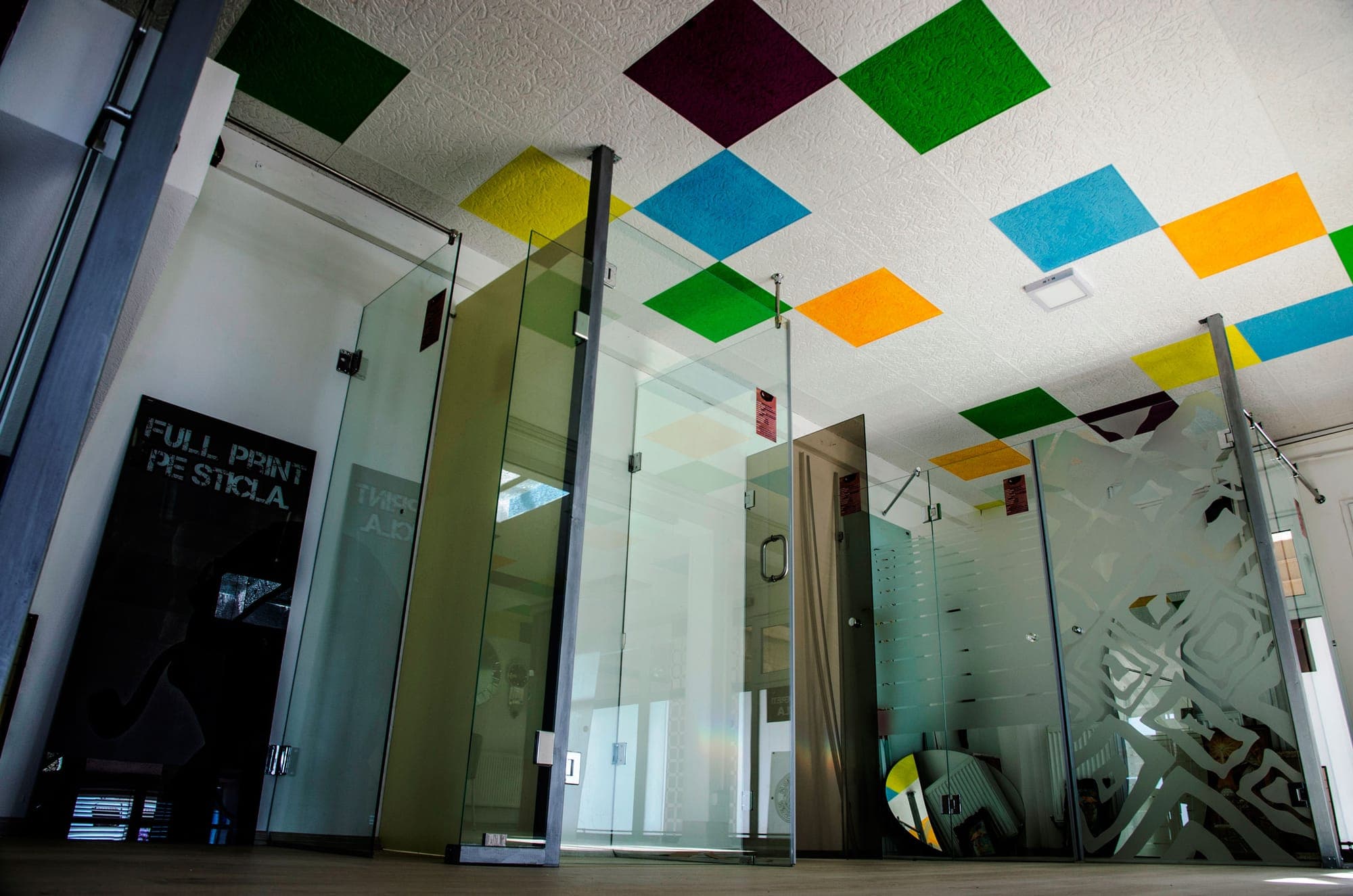 Showroom compartimentări din sticlă securizată — Segani Sibiu 2